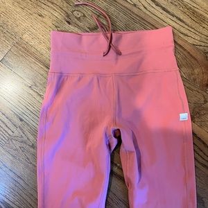 Vuori “Daily” leggings size small. Never worn
